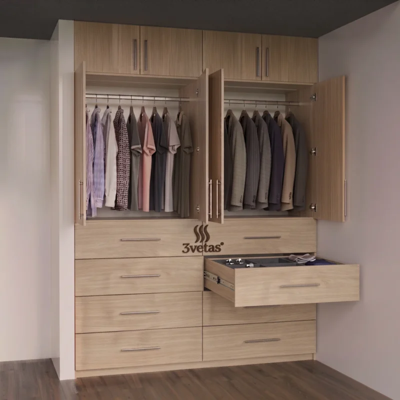 Clóset de madera clara con maletero superior, puertas abatibles con ropa colgada en su interior y ocho cajones inferiores, uno de ellos abierto mostrando organizadores internos.