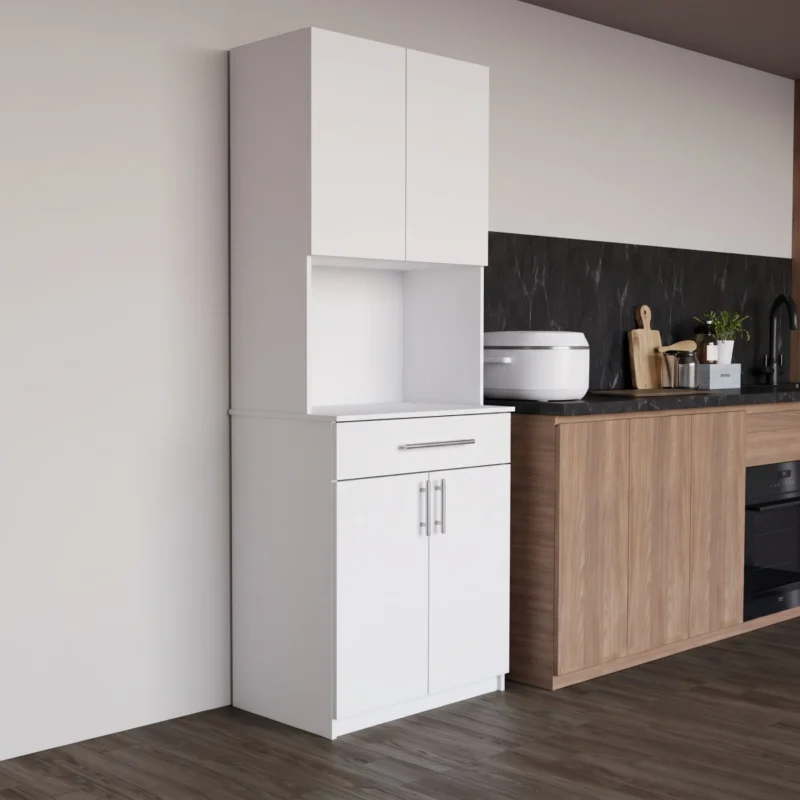 Alacena de cocina en melamina blanco mate con nicho central para microondas, cajón horizontal y dos puertas inferiores con jaladeras tubulares en un ambiente de cocina moderna.